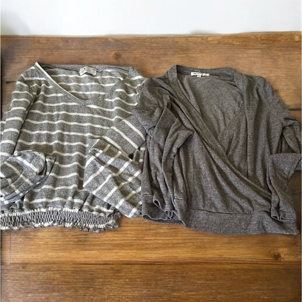 2 women’s light sweaters medium